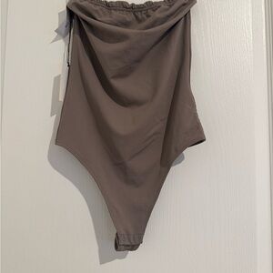 NWT Babaton Taupe Strapless Bodysuit